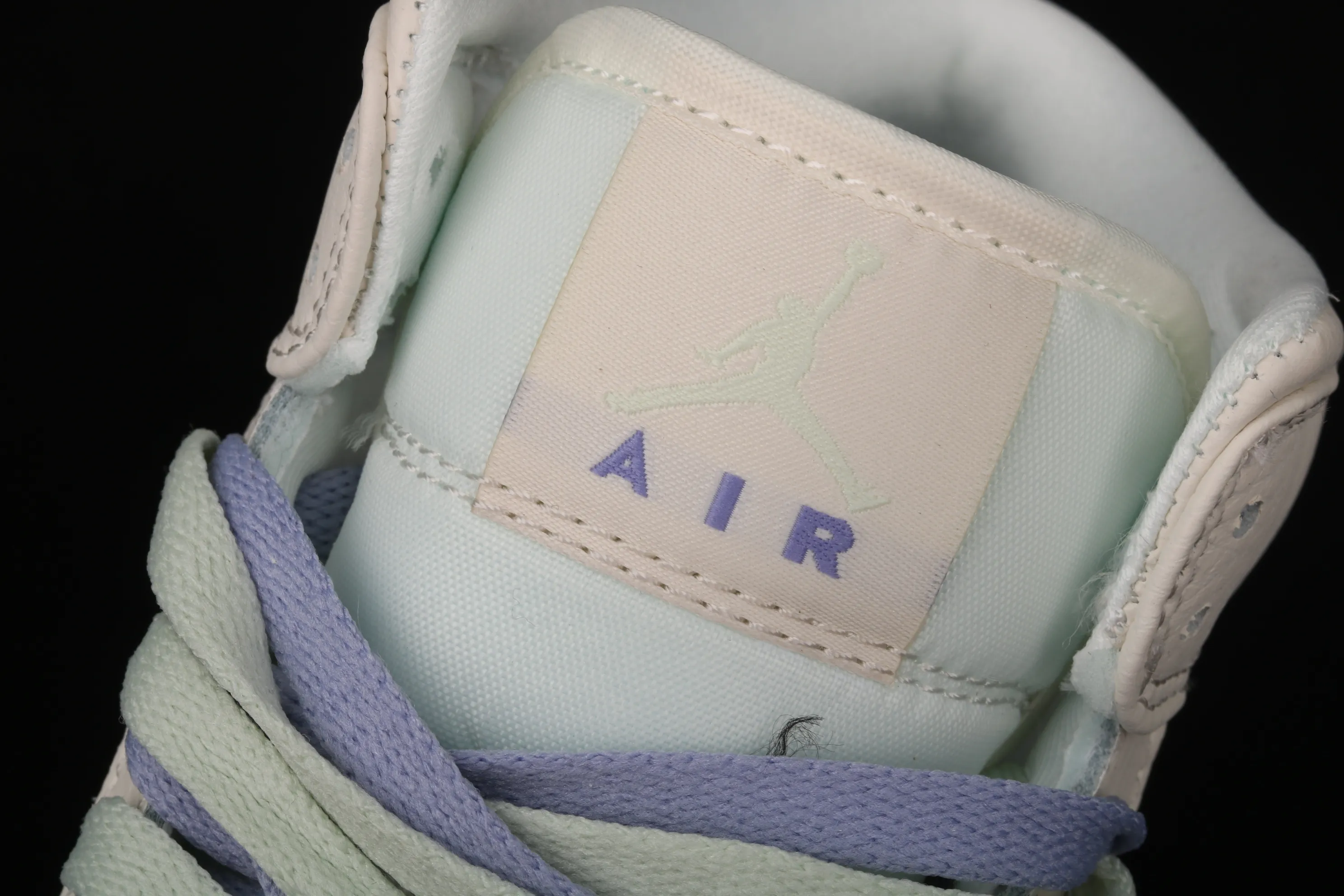 All categories Air Jordan Jordan series basketball shoes Air Jordan 1 Mid Air Jordan 1 Ret High AJ1 Joe 1 rice white mandarin duck hook 555112-035